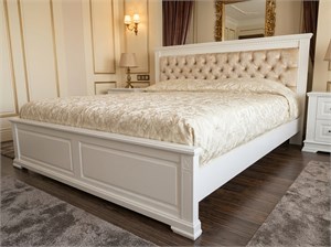 Кровать Верди с мягкой вставкой из массива дерева